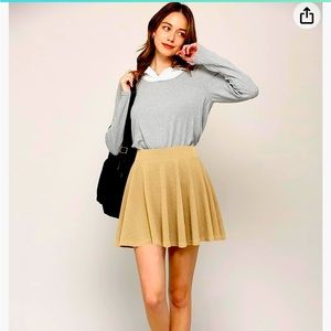By Johnny Women's Casual Stretchy Flared Pleated Mini Skater Skirt - Small- NWT